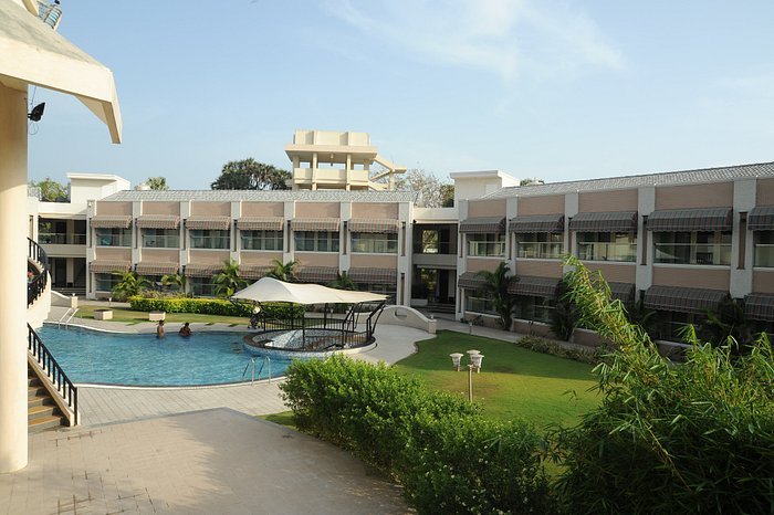 Azzaro Resort & Spa FI